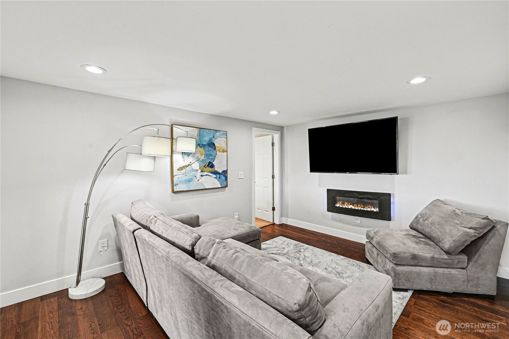 9544 Lake Washington Boulevard NE, Bellevue, WA 98004