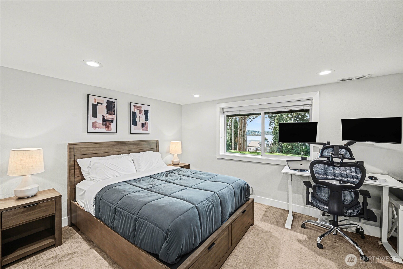 9544 Lake Washington Boulevard NE, Bellevue, WA 98004