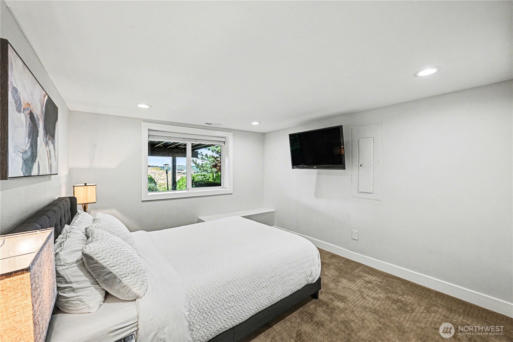 9544 Lake Washington Boulevard NE, Bellevue, WA 98004