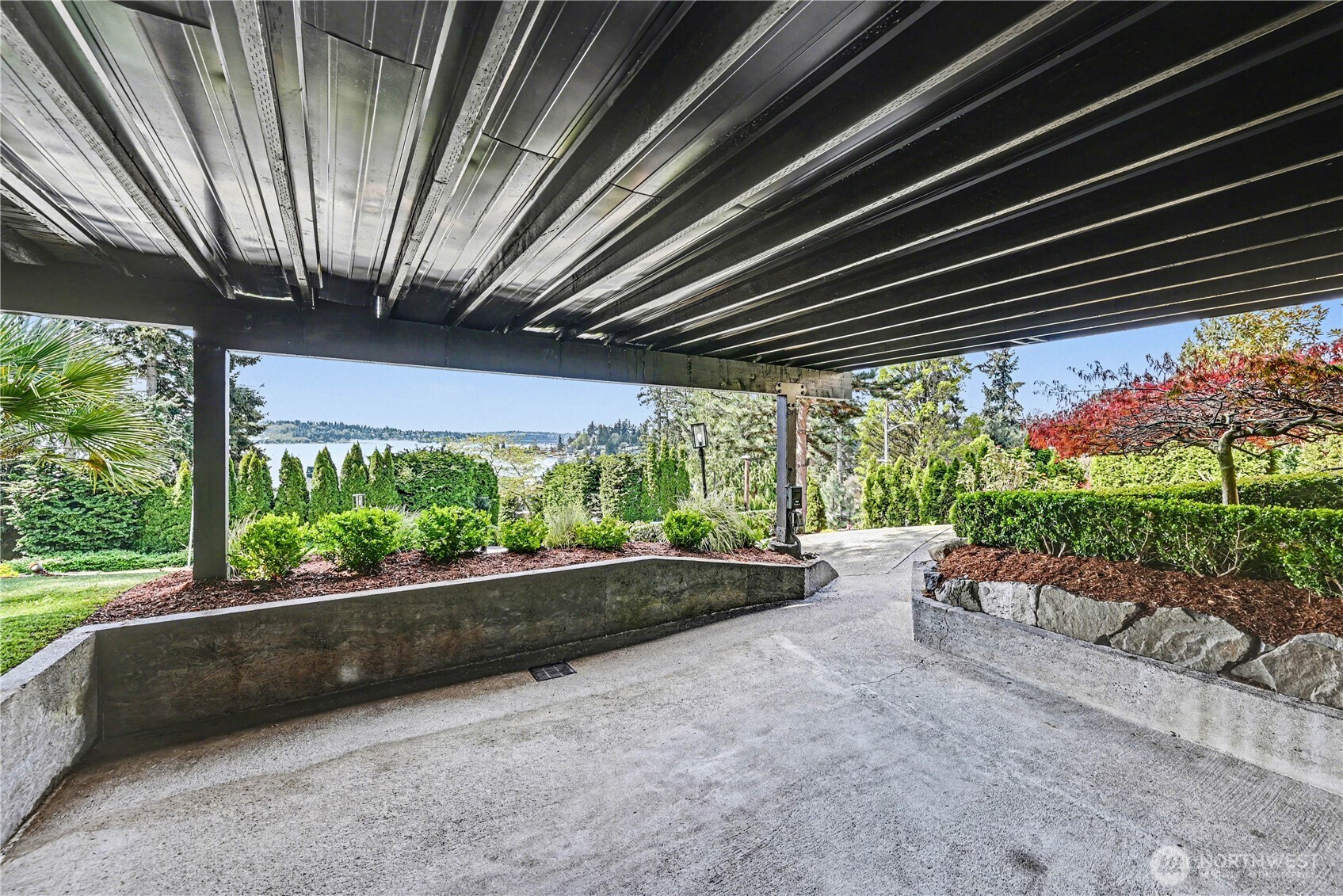 9544 Lake Washington Boulevard NE, Bellevue, WA 98004
