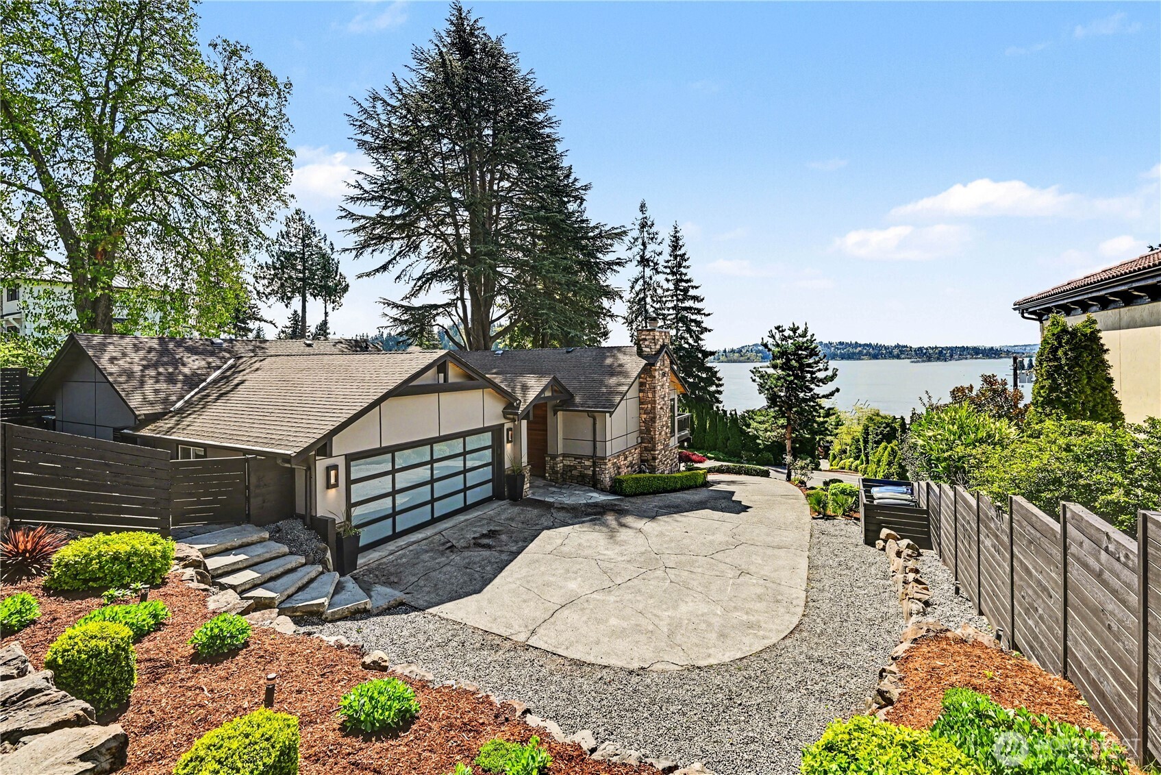 9544 Lake Washington Boulevard NE, Bellevue, WA 98004
