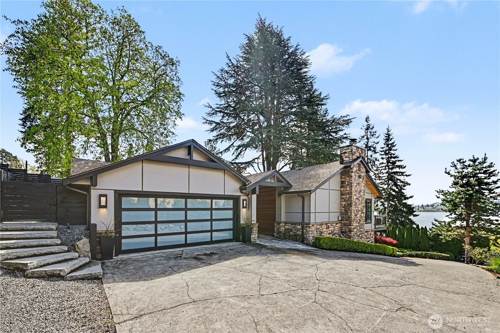 9544 Lake Washington Boulevard NE, Bellevue, WA 98004