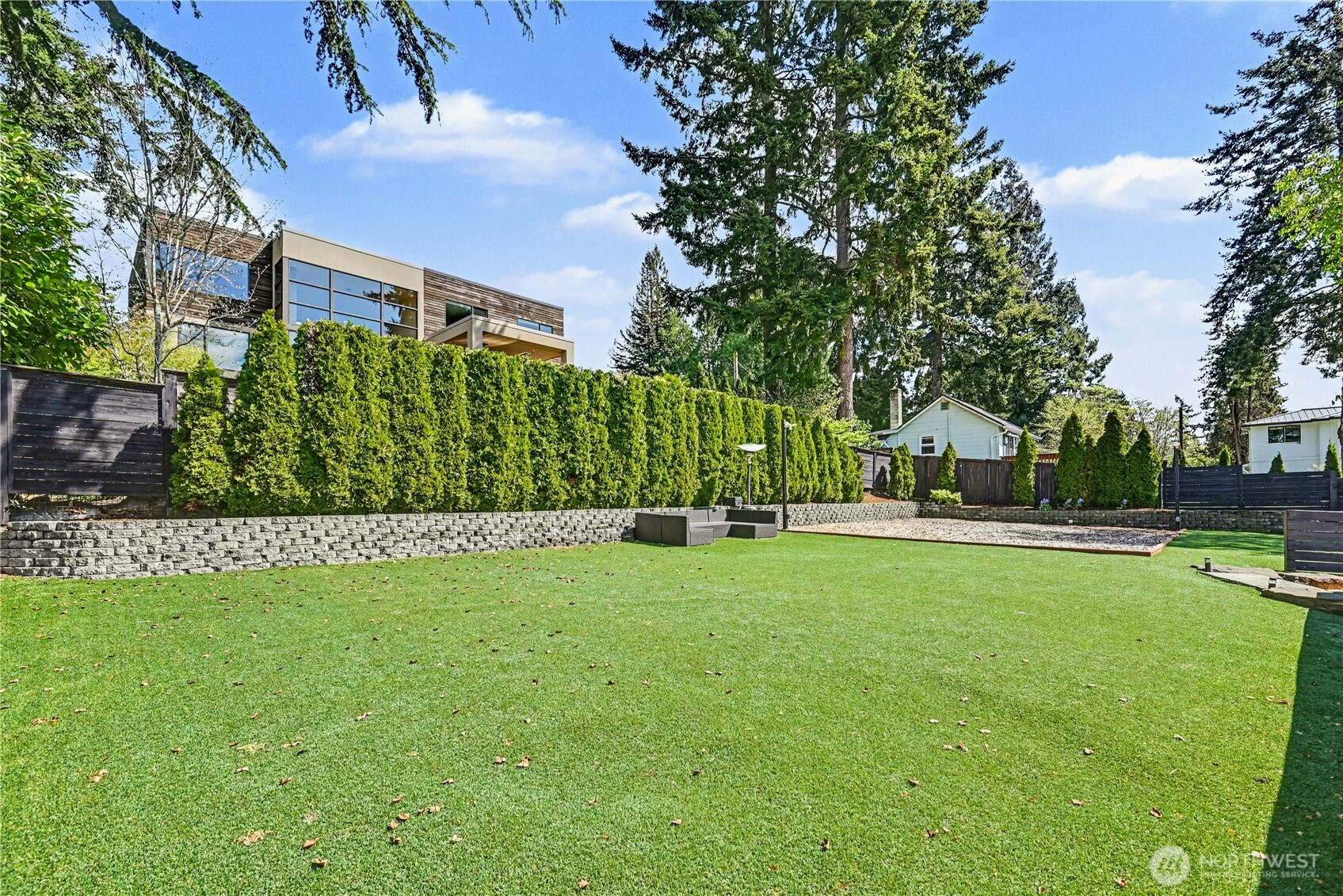 9544 Lake Washington Boulevard NE, Bellevue, WA 98004