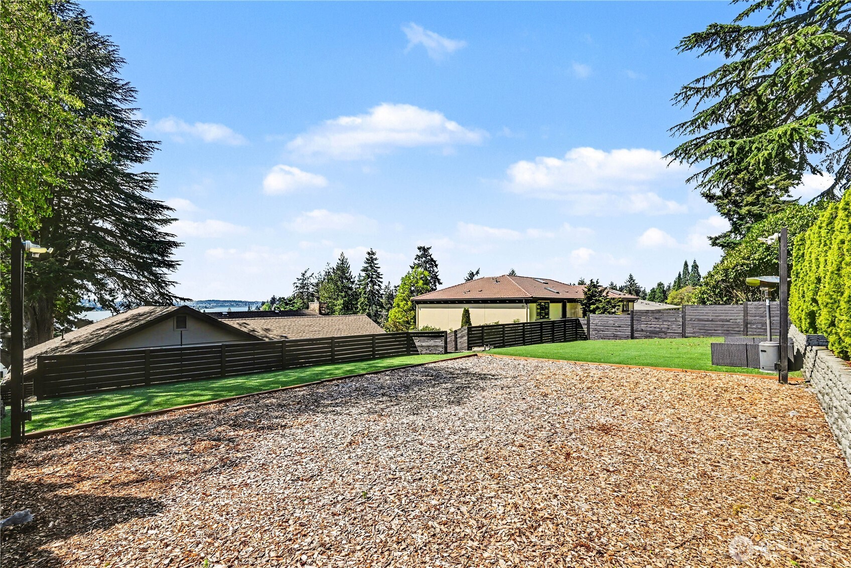 9544 Lake Washington Boulevard NE, Bellevue, WA 98004