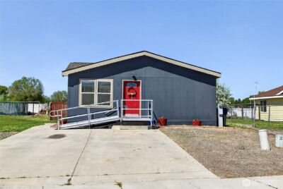 520 New Gate Drive , Prosser, WA 99350 - Photo 2