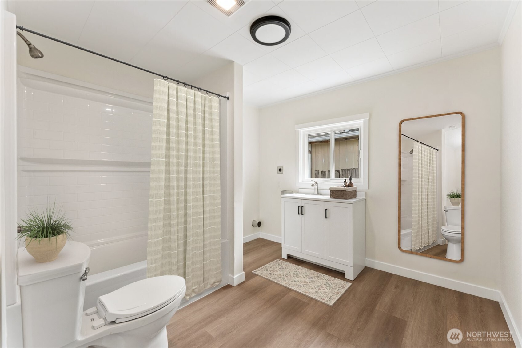 928 Dibb Street , Bremerton, WA 98310