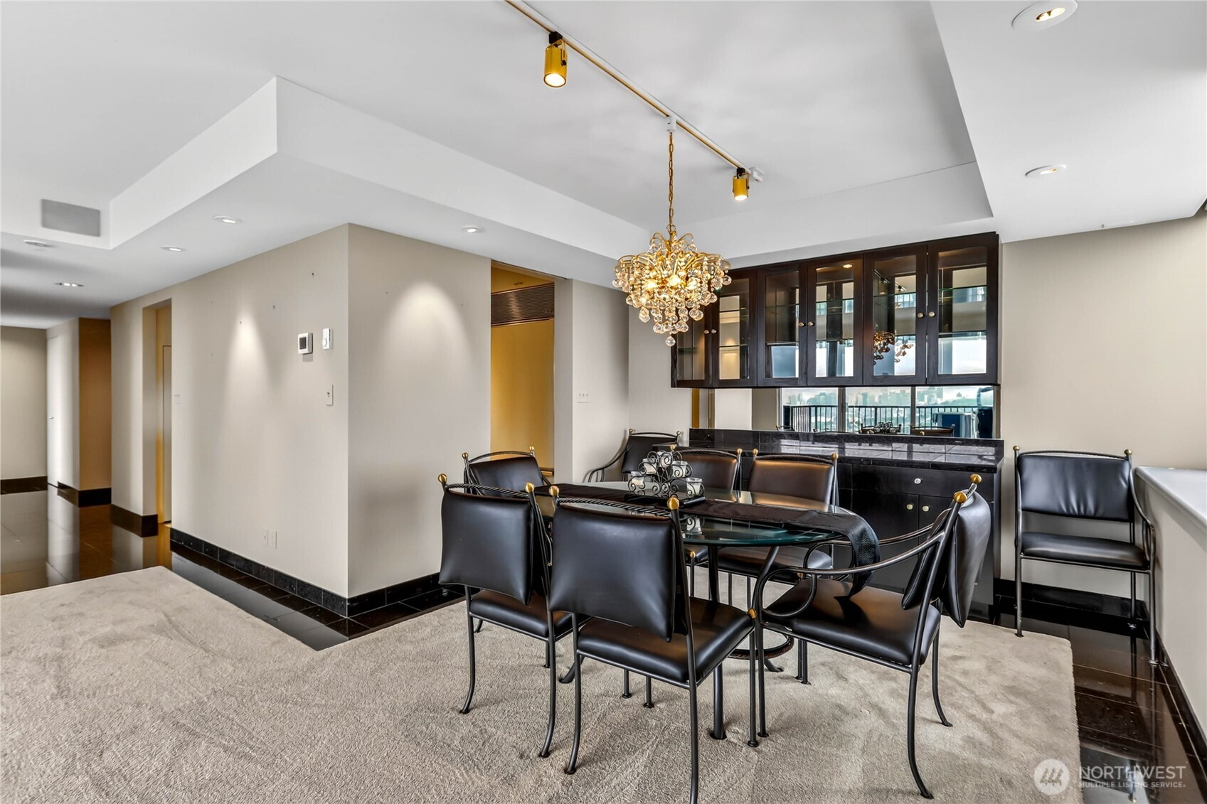 4540 8th Avenue NE #2106, Seattle, WA 98105