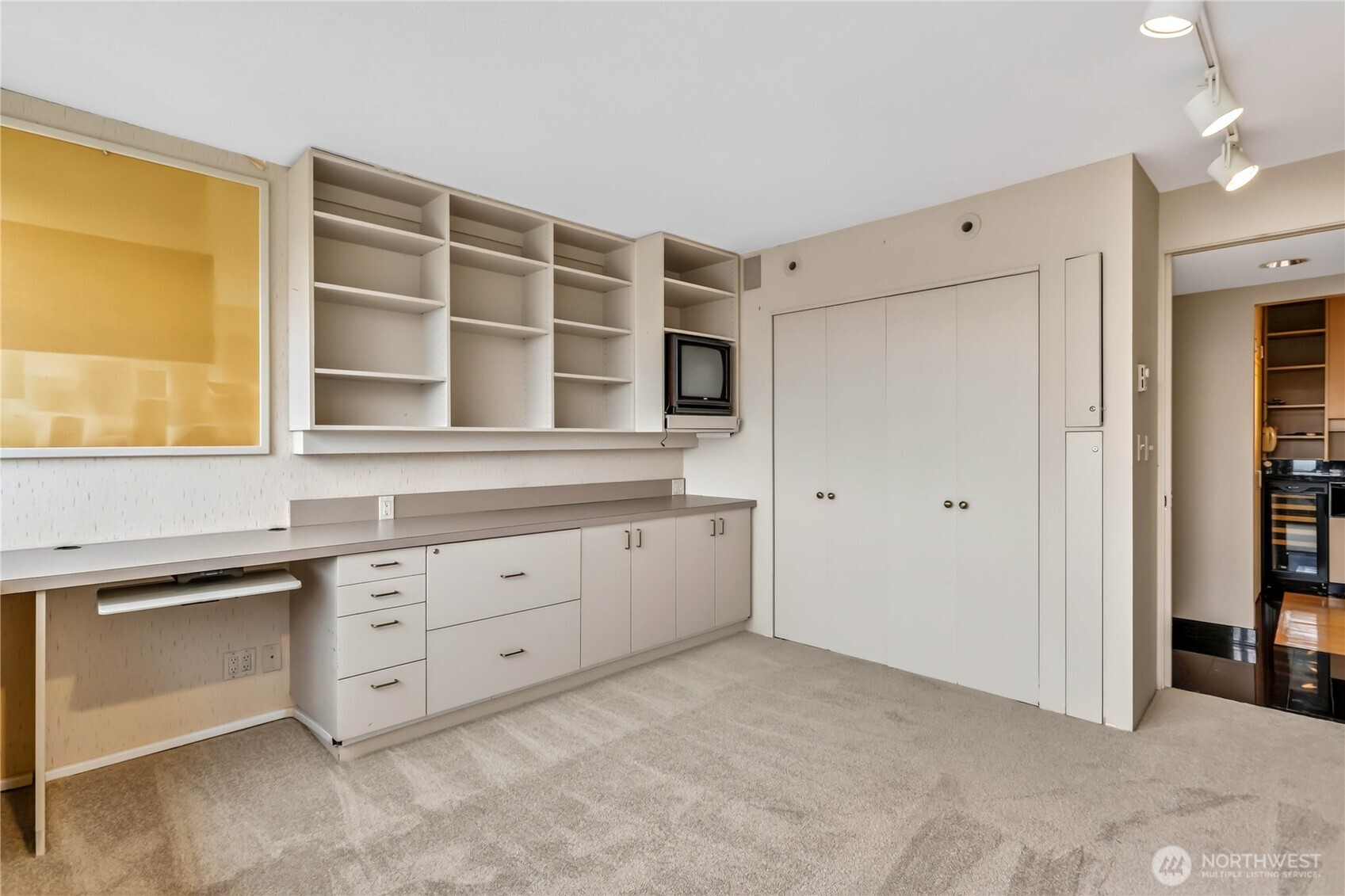 4540 8th Avenue NE #2106, Seattle, WA 98105