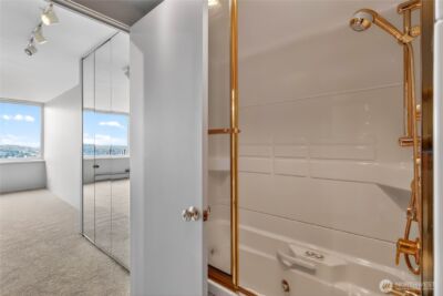 4540 8th Avenue NE #2106, Seattle, WA 98105 - Photo 21