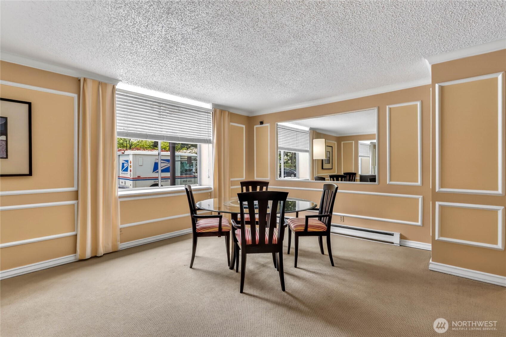 4540 8th Avenue NE #2106, Seattle, WA 98105