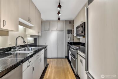 4540 8th Avenue NE #2106, Seattle, WA 98105 - Photo 7