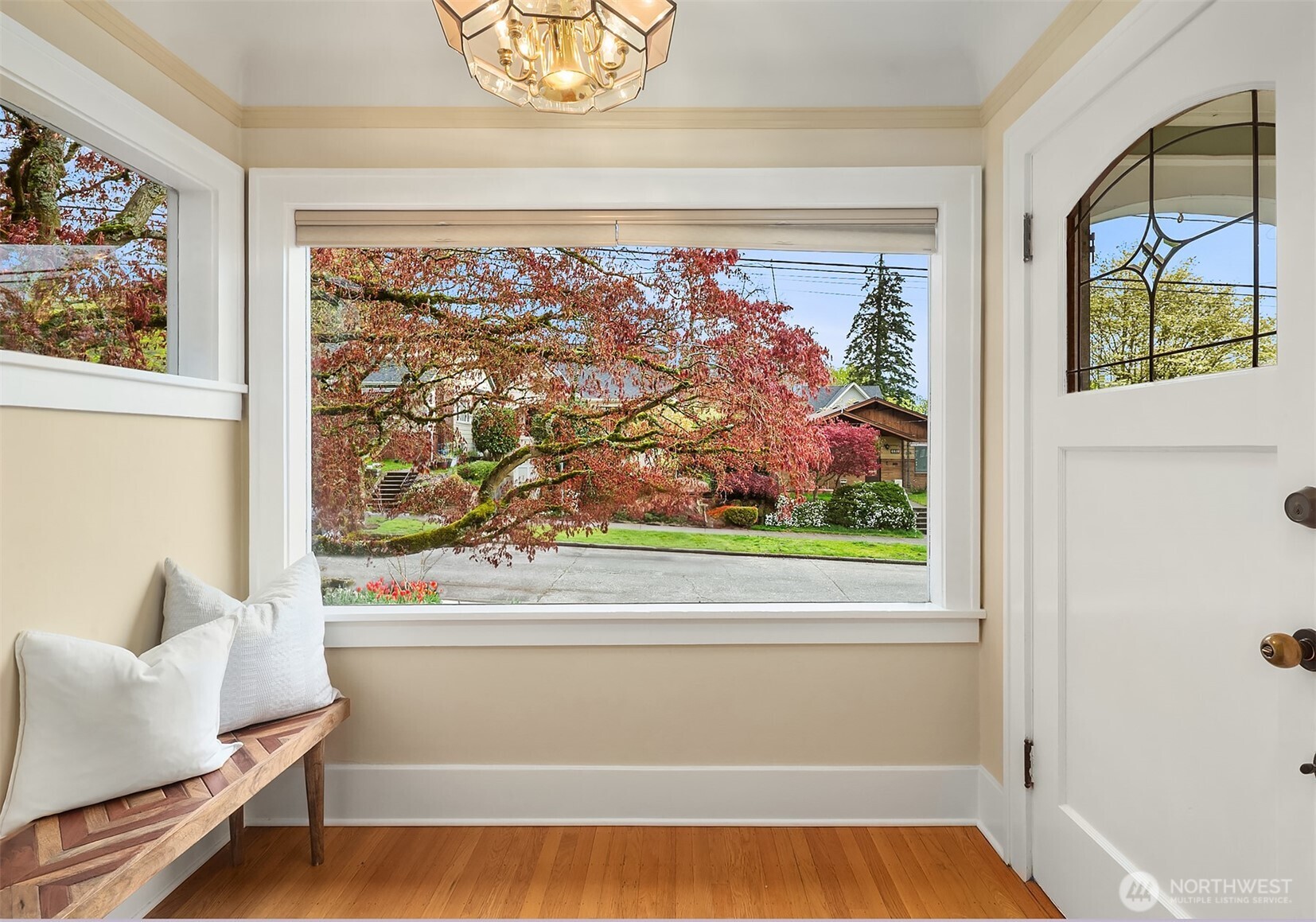 6813 17th Avenue NE, Seattle, WA 98115