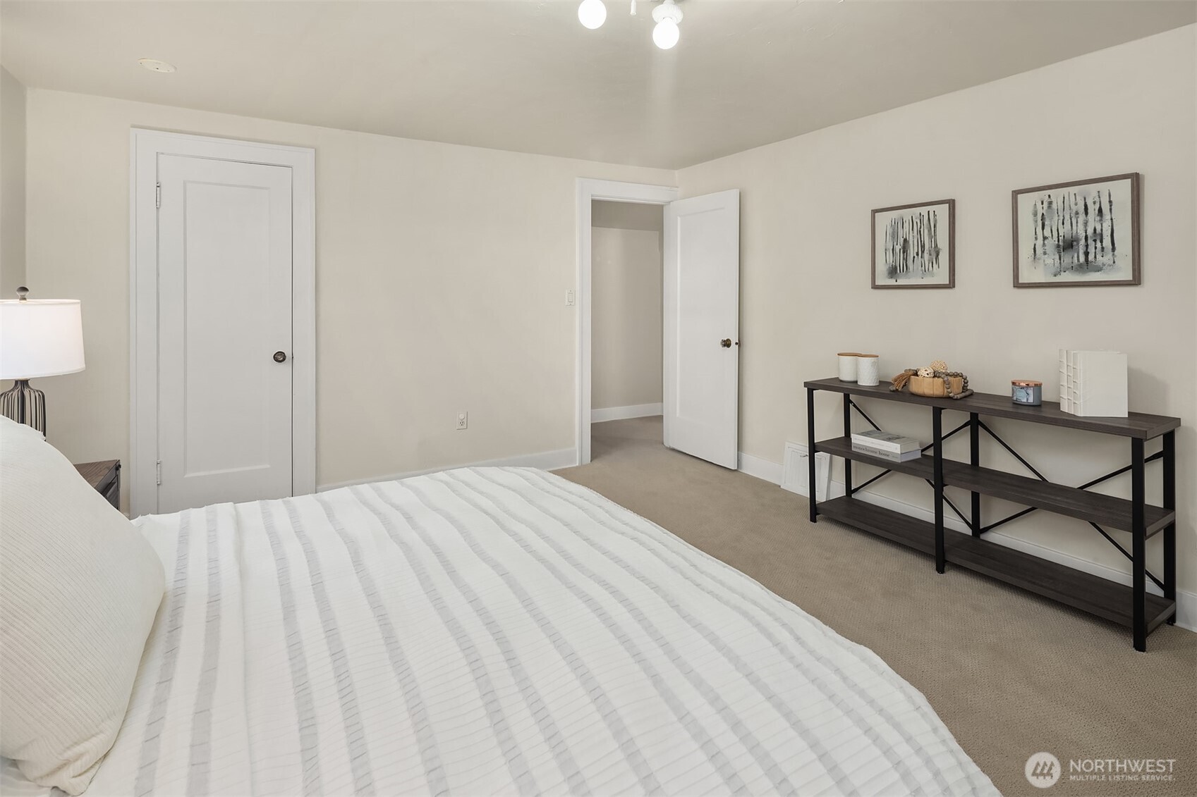 6813 17th Avenue NE, Seattle, WA 98115