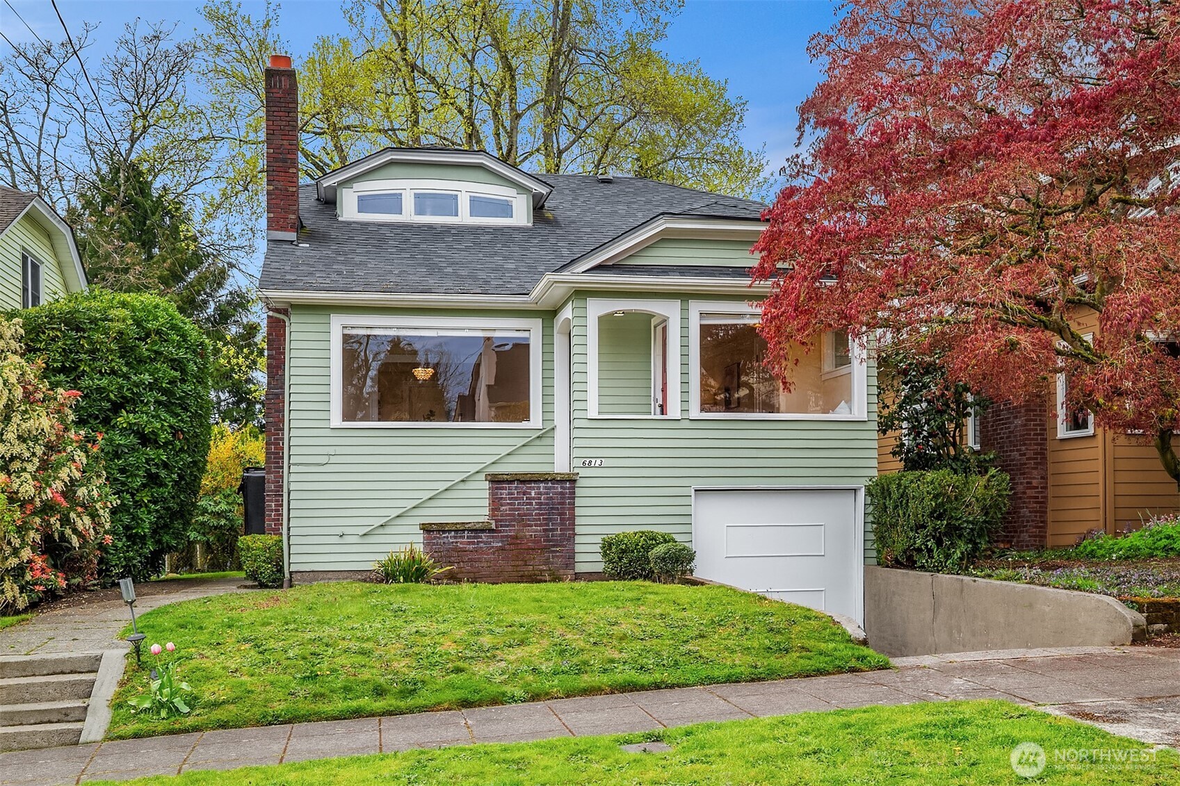 6813 17th Avenue NE, Seattle, WA 98115