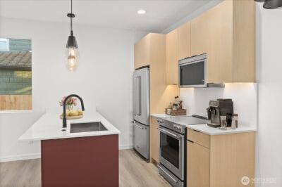 10742 Interlake Avenue N, Seattle, WA 98133 - Photo 4