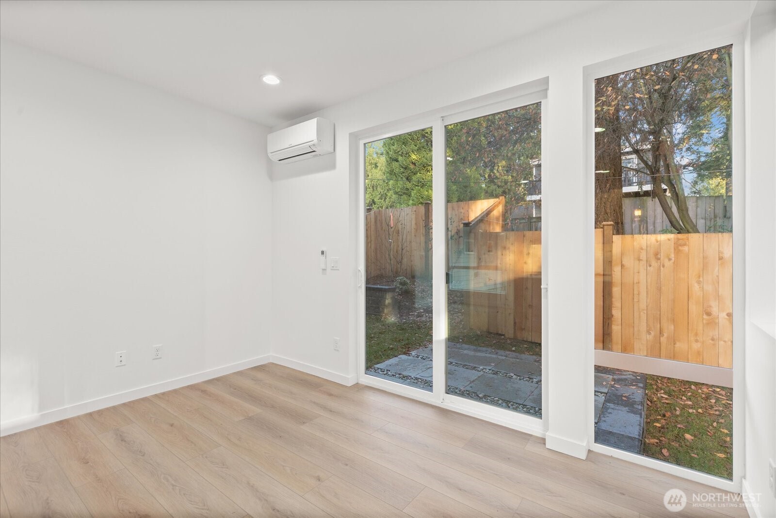 10742 Interlake Avenue N, Seattle, WA 98133