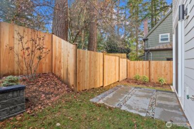 10742 Interlake Avenue N, Seattle, WA 98133 - Photo 8
