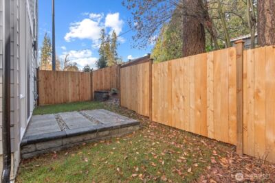 10742 Interlake Avenue N, Seattle, WA 98133 - Photo 9