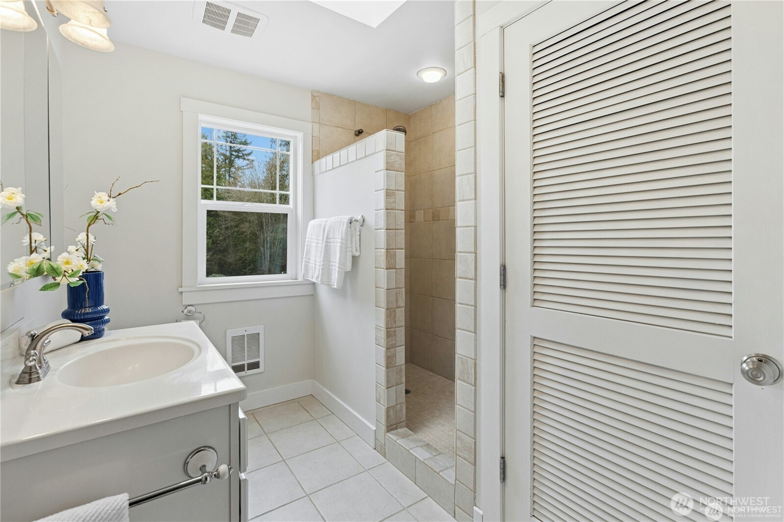 10235 Battle Point Drive NE, Bainbridge Island, WA 98110