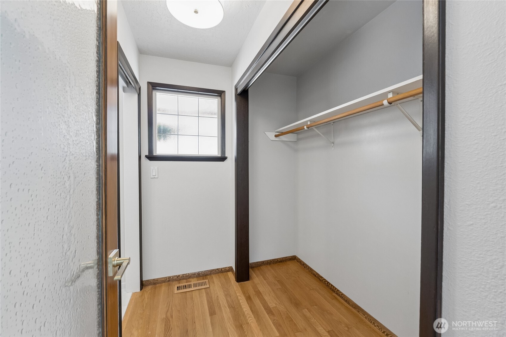 18832 1st Place SW, Normandy Park, WA 98166