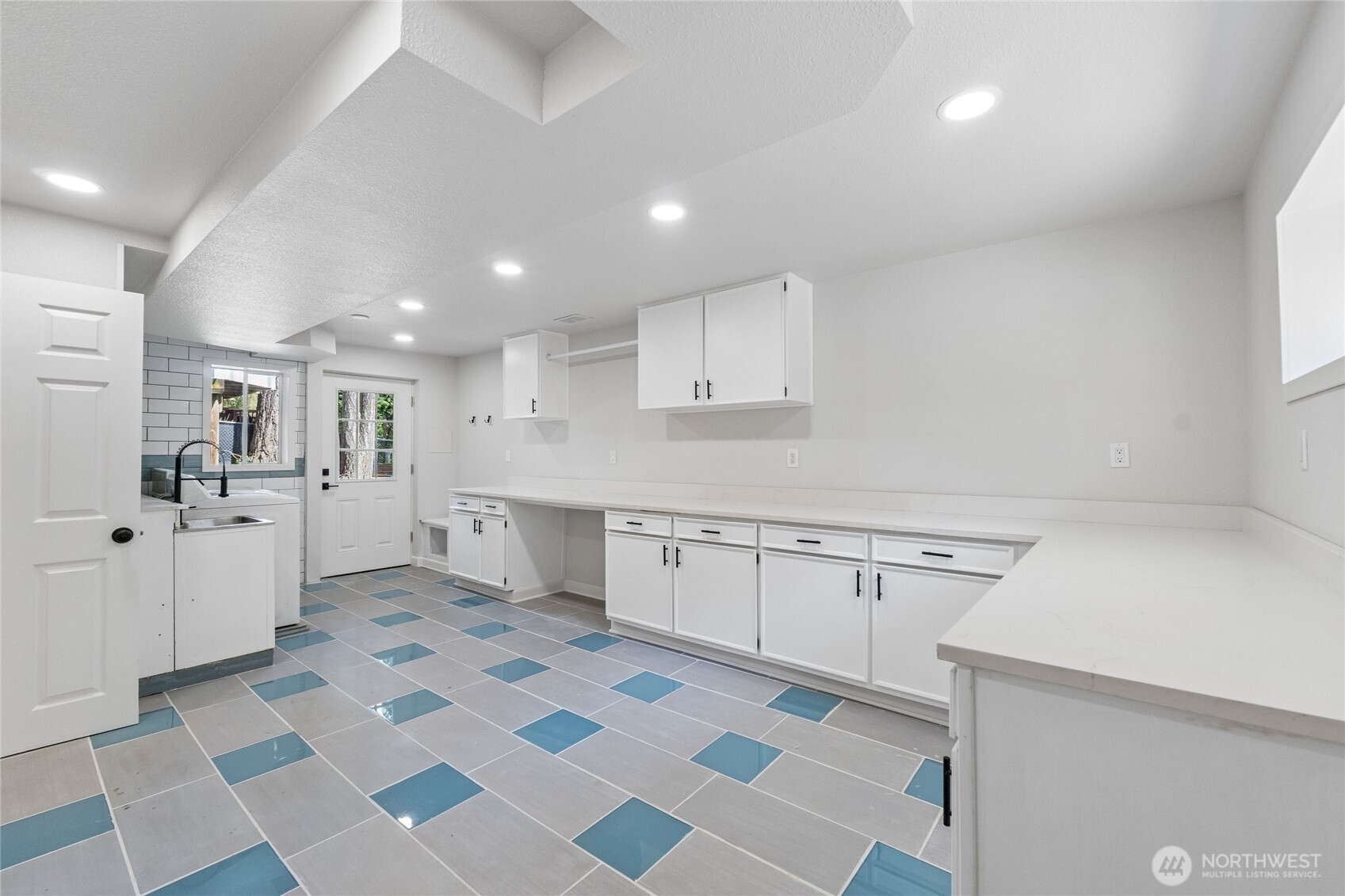 18832 1st Place SW, Normandy Park, WA 98166