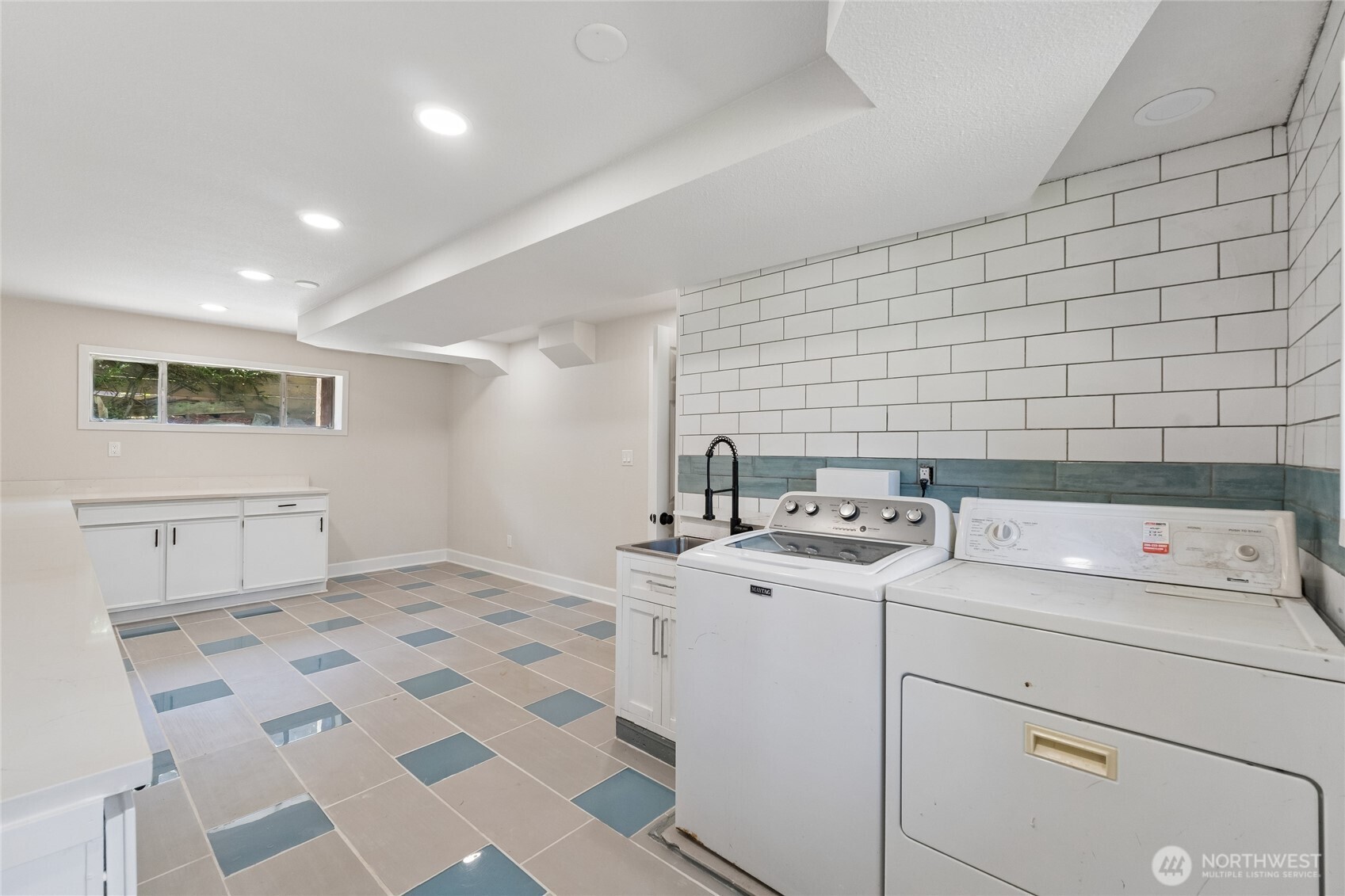 18832 1st Place SW, Normandy Park, WA 98166