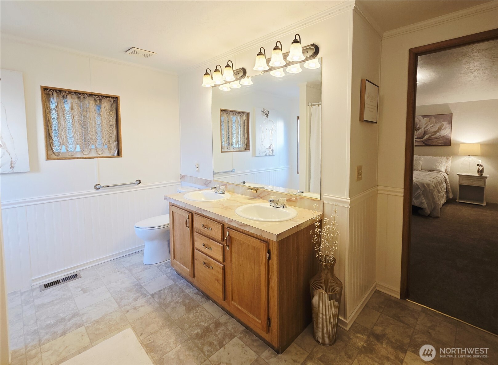 221 Parkwood Boulevard , Sequim, WA 98382