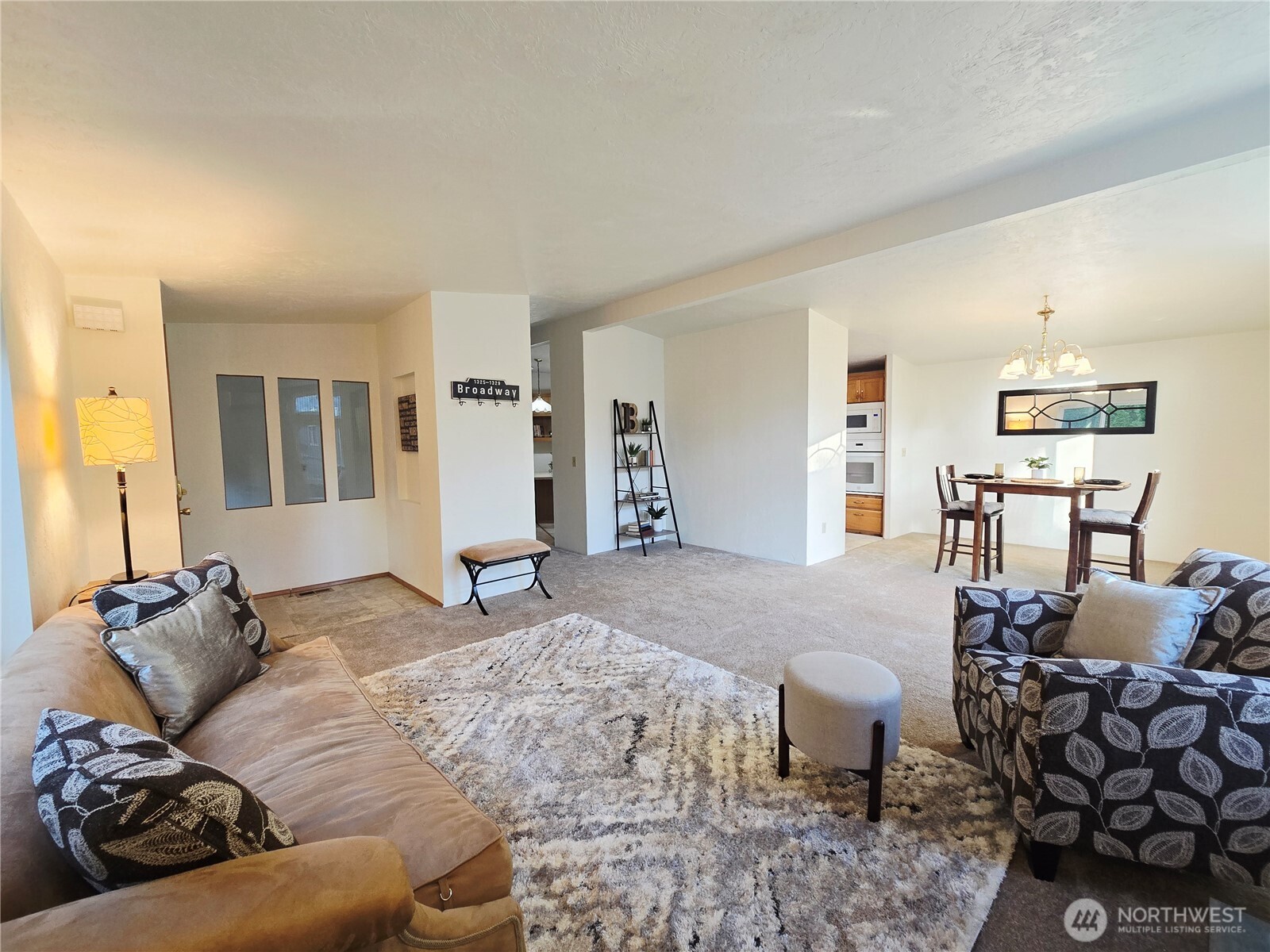 221 Parkwood Boulevard , Sequim, WA 98382