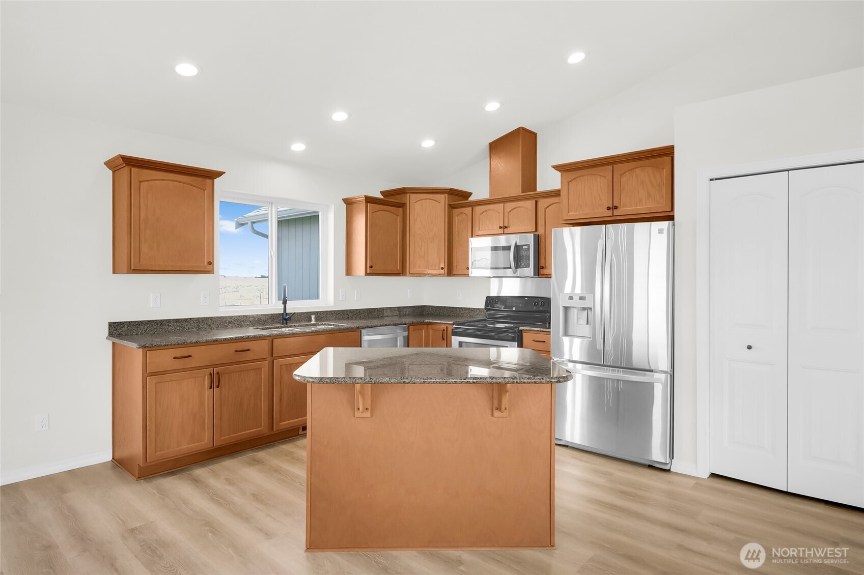 8903 Stonecrest Road NE, Moses Lake, WA 98837