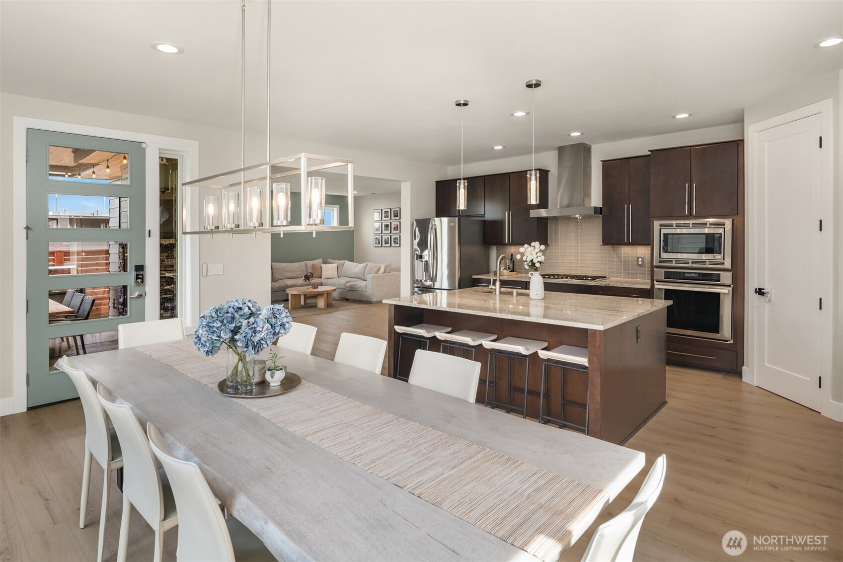 635 17th Avenue W, Kirkland, WA 98033