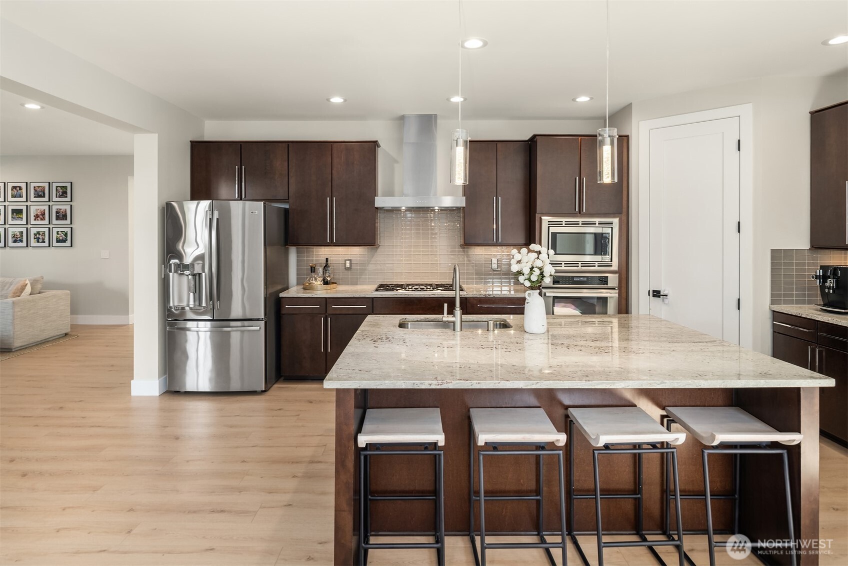 635 17th Avenue W, Kirkland, WA 98033