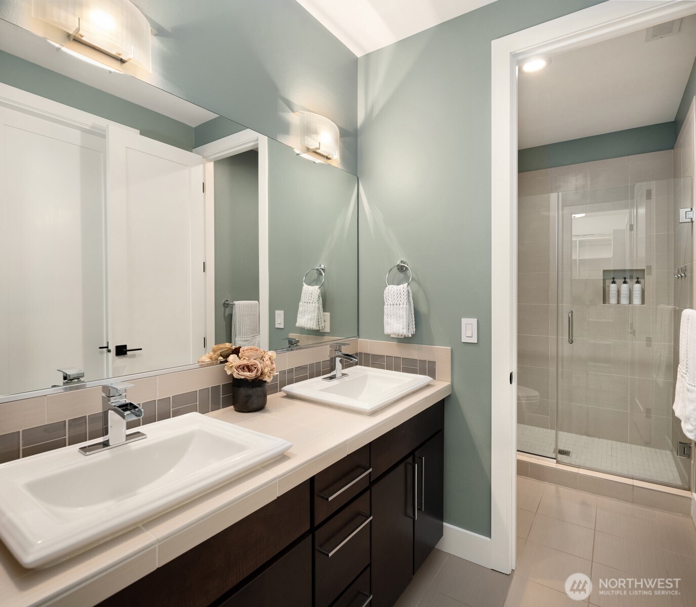 635 17th Avenue W, Kirkland, WA 98033