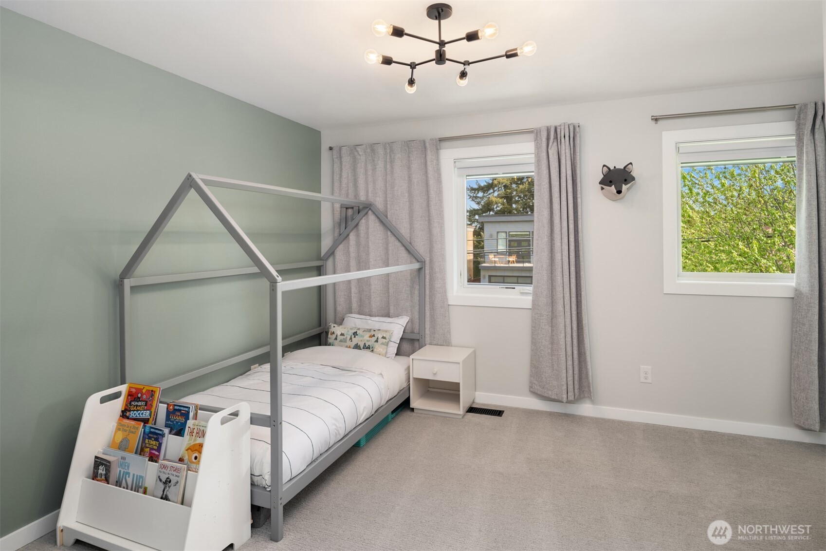 635 17th Avenue W, Kirkland, WA 98033