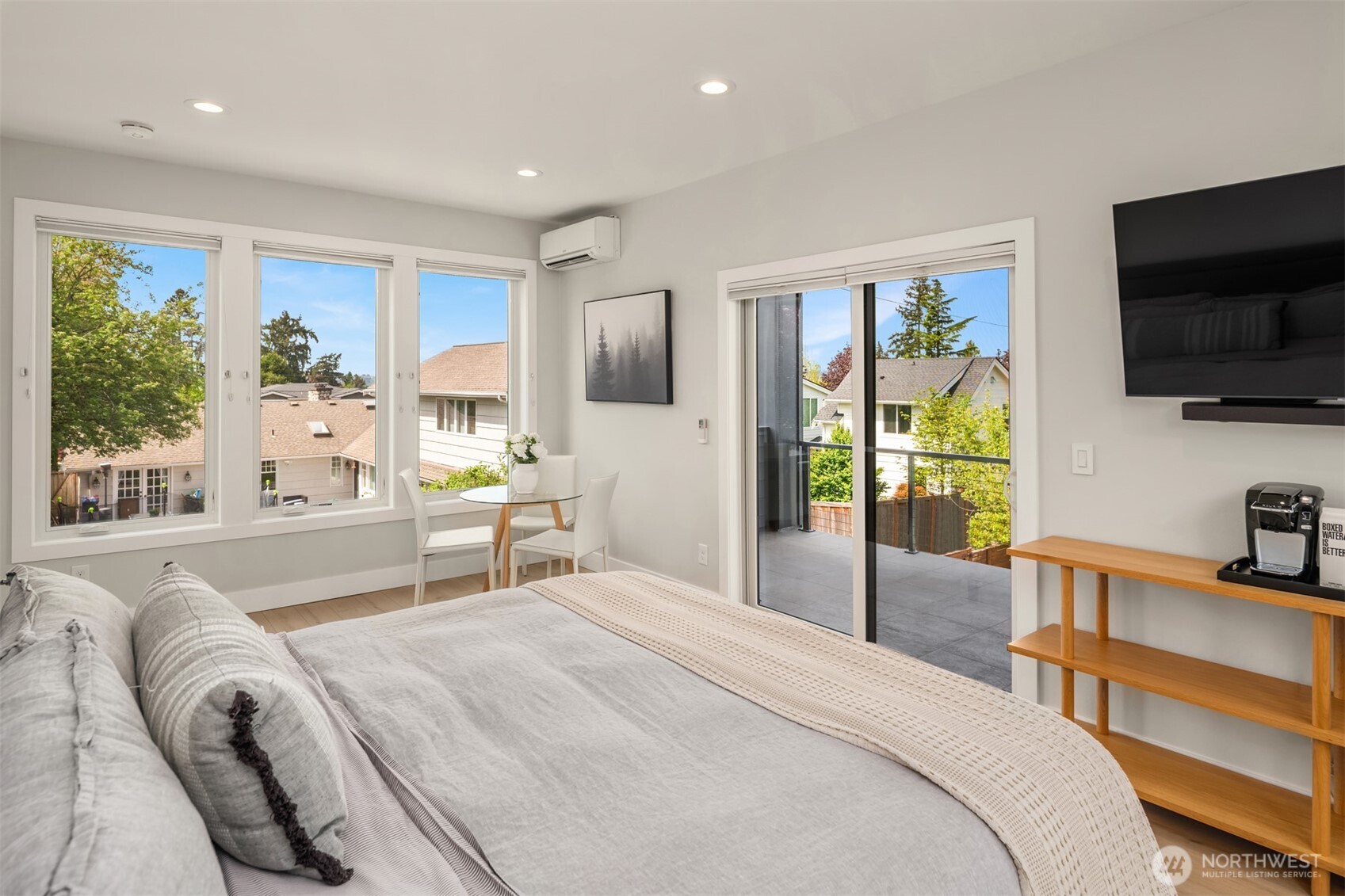 635 17th Avenue W, Kirkland, WA 98033