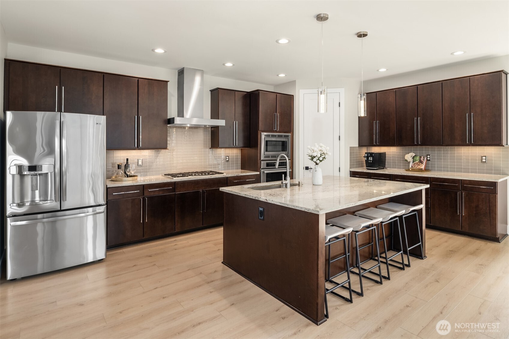 635 17th Avenue W, Kirkland, WA 98033