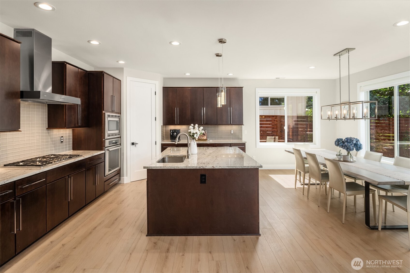 635 17th Avenue W, Kirkland, WA 98033