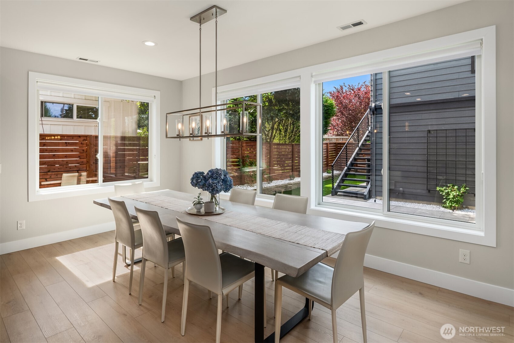 635 17th Avenue W, Kirkland, WA 98033