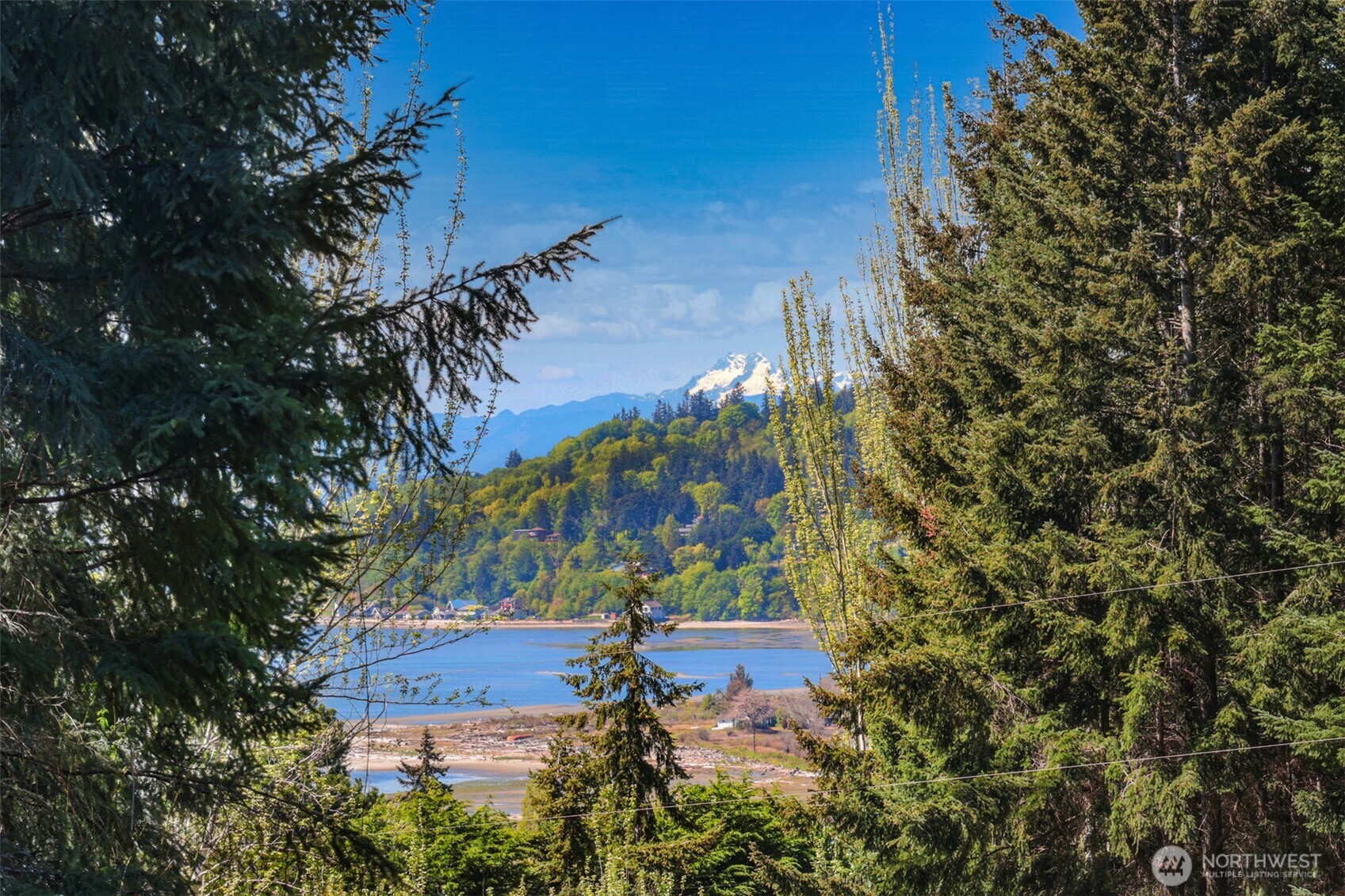 7777 Hellman Road , Clinton, WA 98236