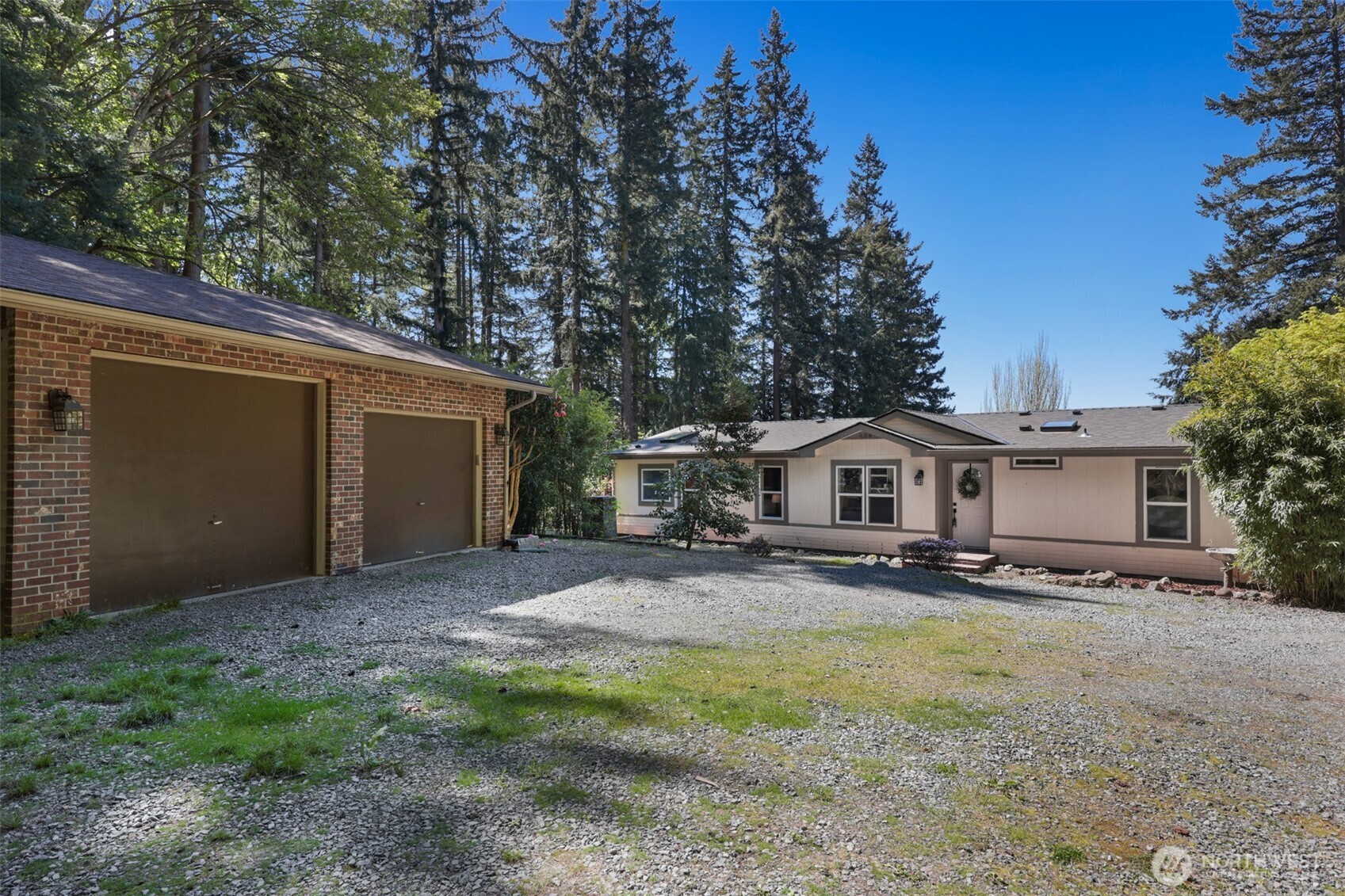 7777 Hellman Road , Clinton, WA 98236