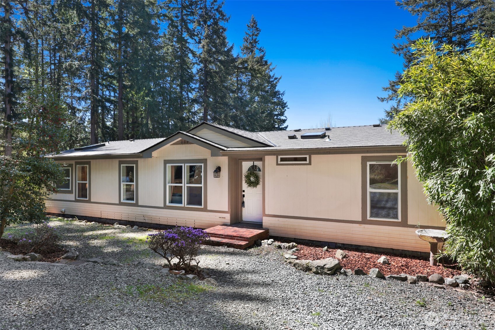 7777 Hellman Road , Clinton, WA 98236