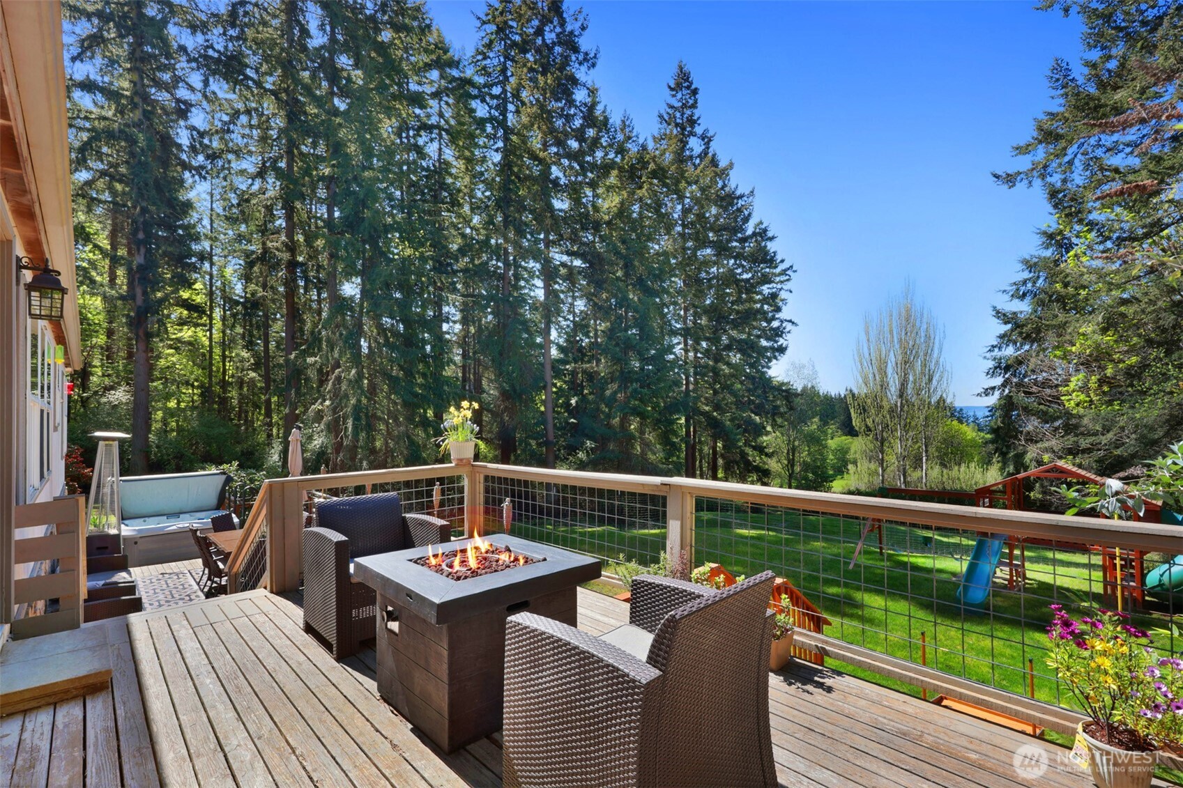 7777 Hellman Road , Clinton, WA 98236