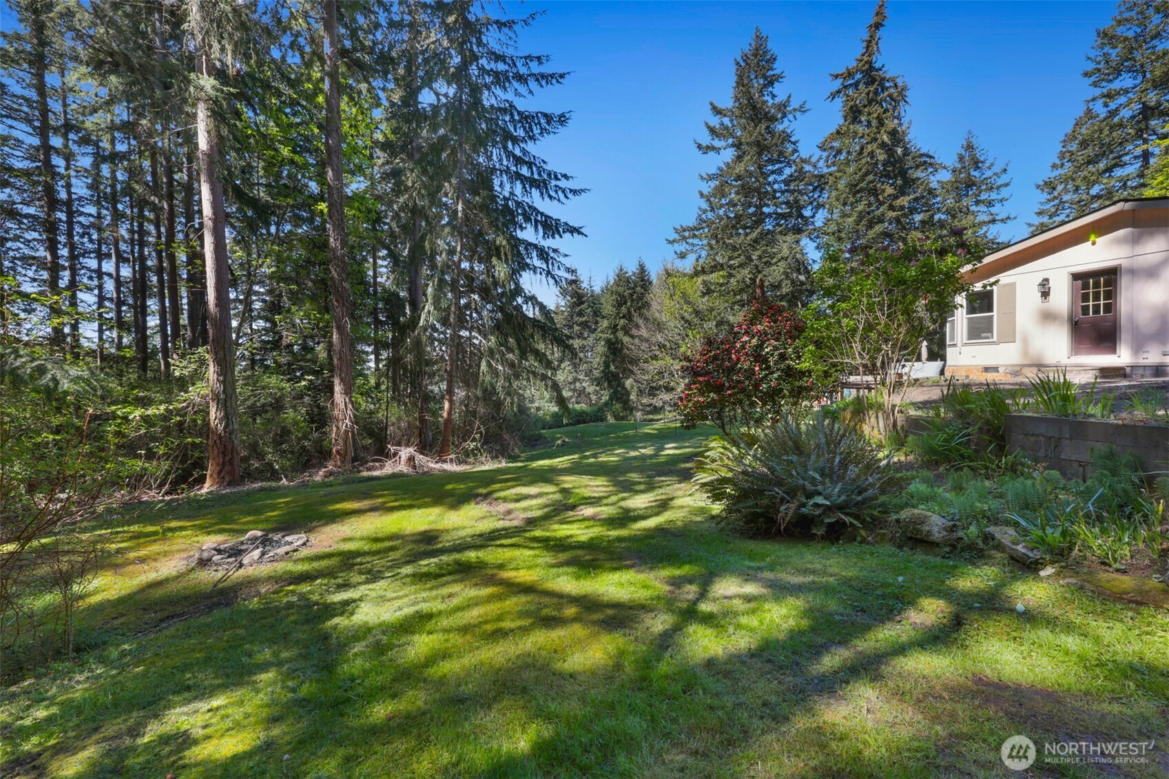 7777 Hellman Road , Clinton, WA 98236