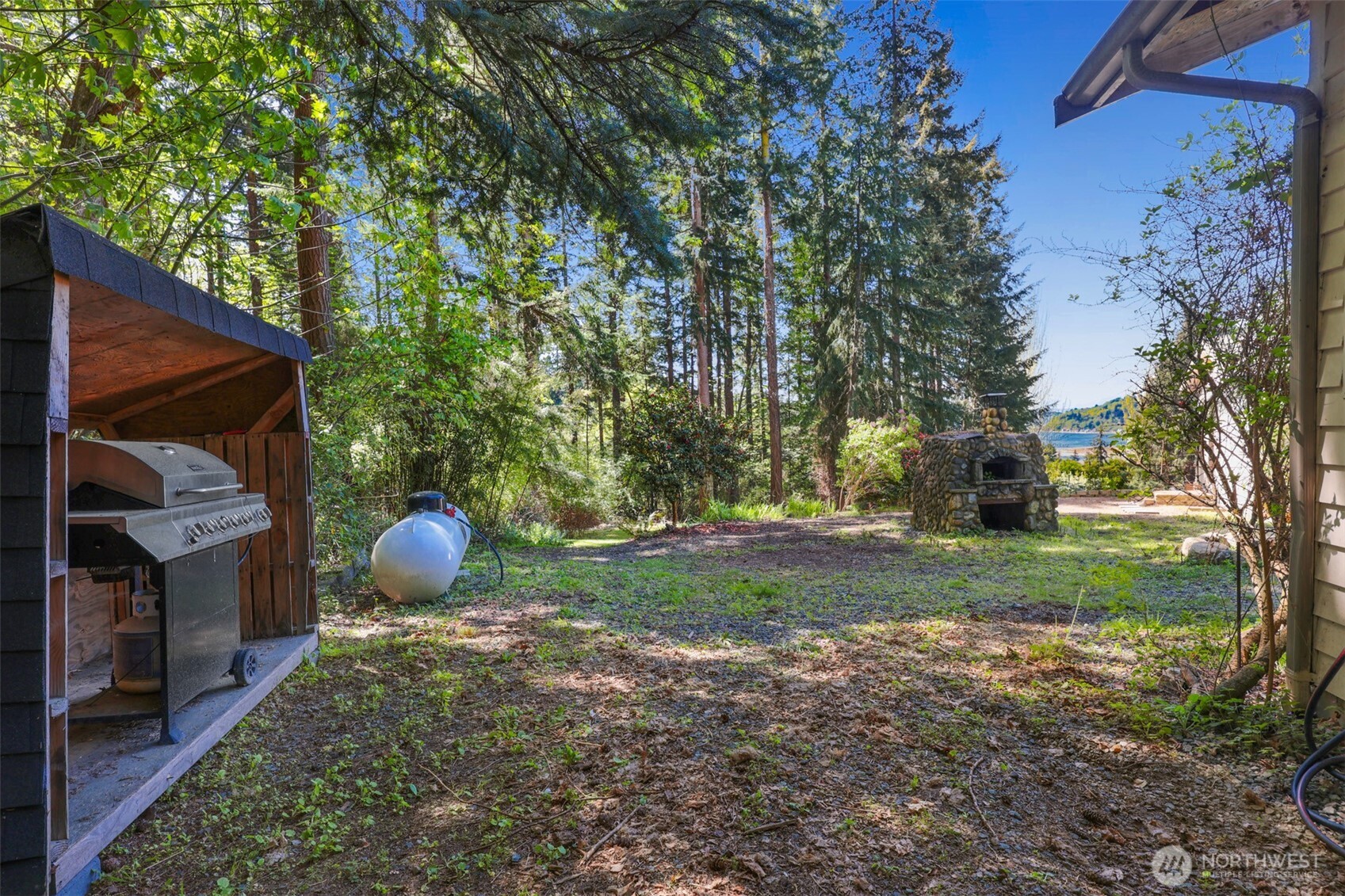 7777 Hellman Road , Clinton, WA 98236