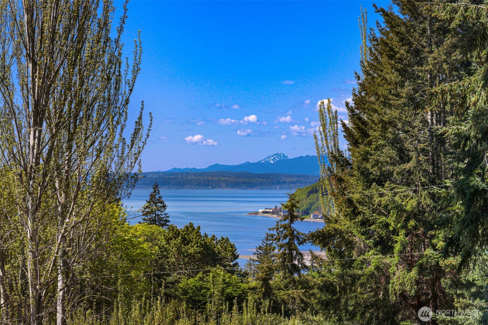 7777 Hellman Road , Clinton, WA 98236