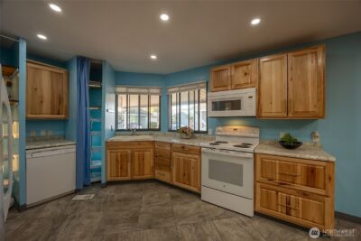 3611 I Street NE #237, Auburn, WA 98002-1828 - Photo 12
