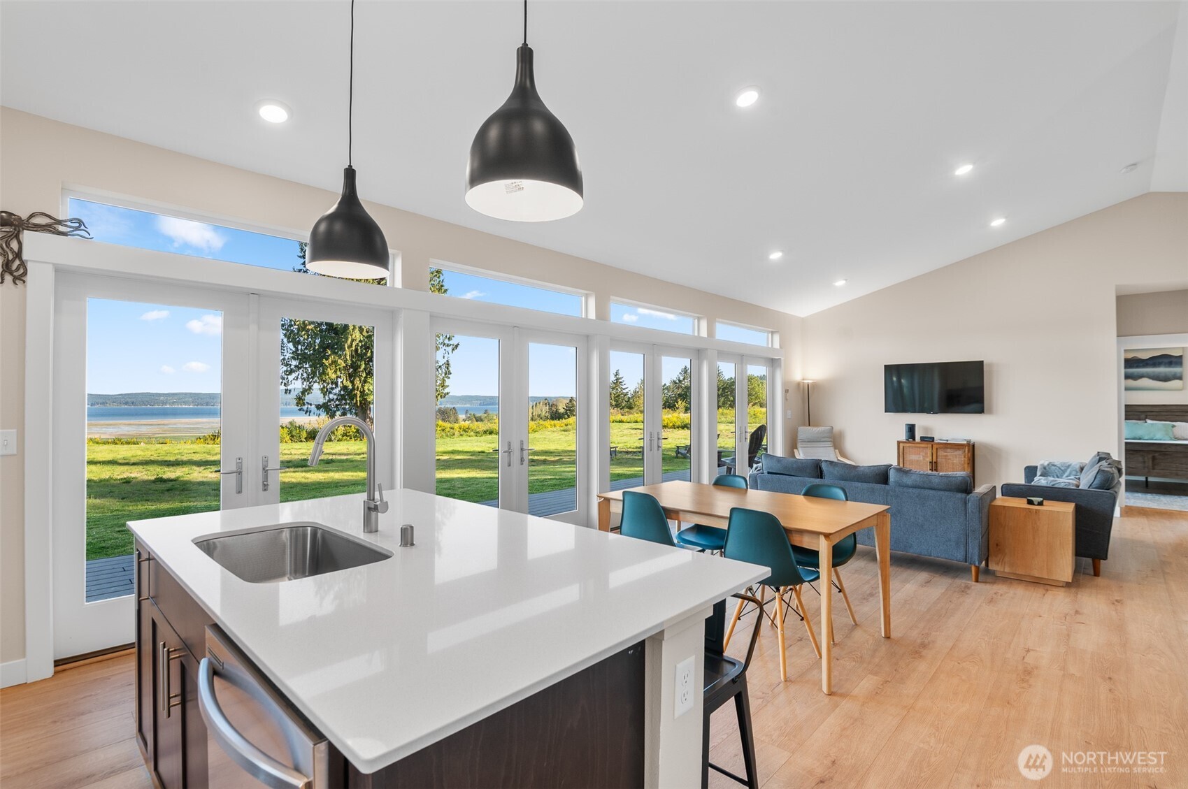 346 Buena Vista Way , Brinnon, WA 98320