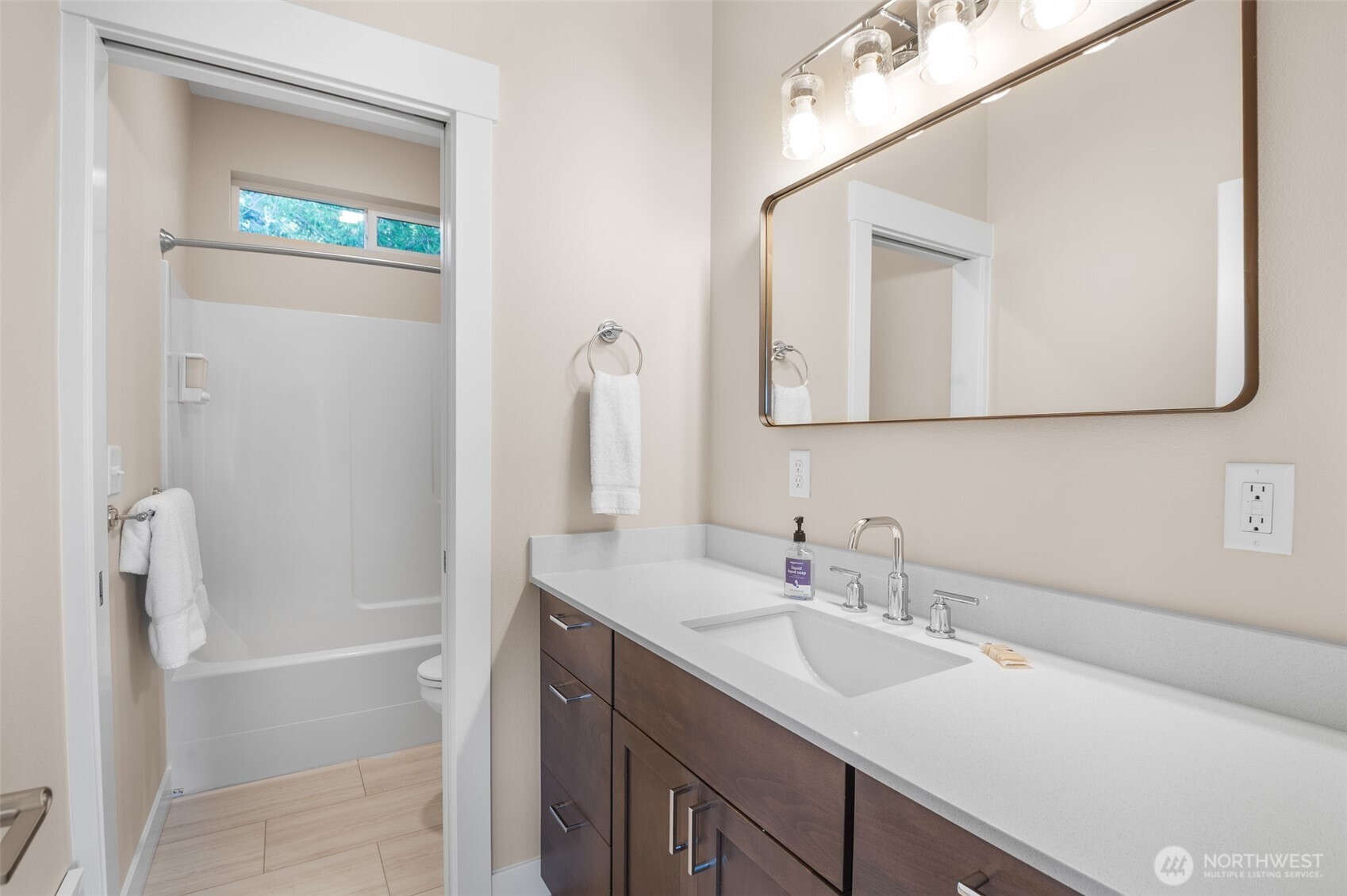 346 Buena Vista Way , Brinnon, WA 98320