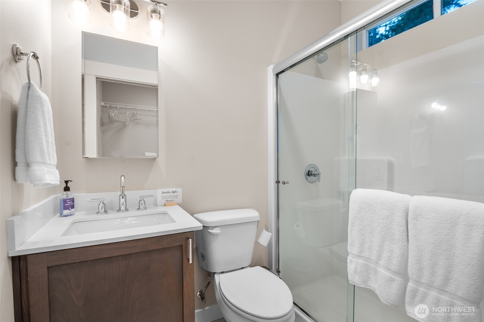 346 Buena Vista Way , Brinnon, WA 98320