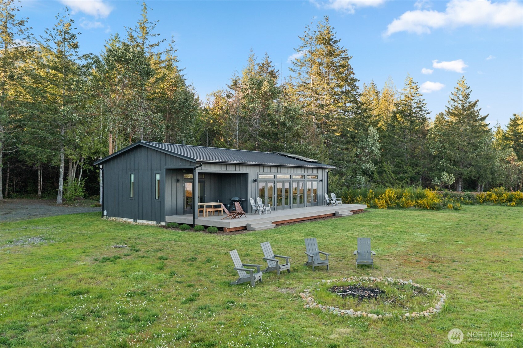 346 Buena Vista Way , Brinnon, WA 98320