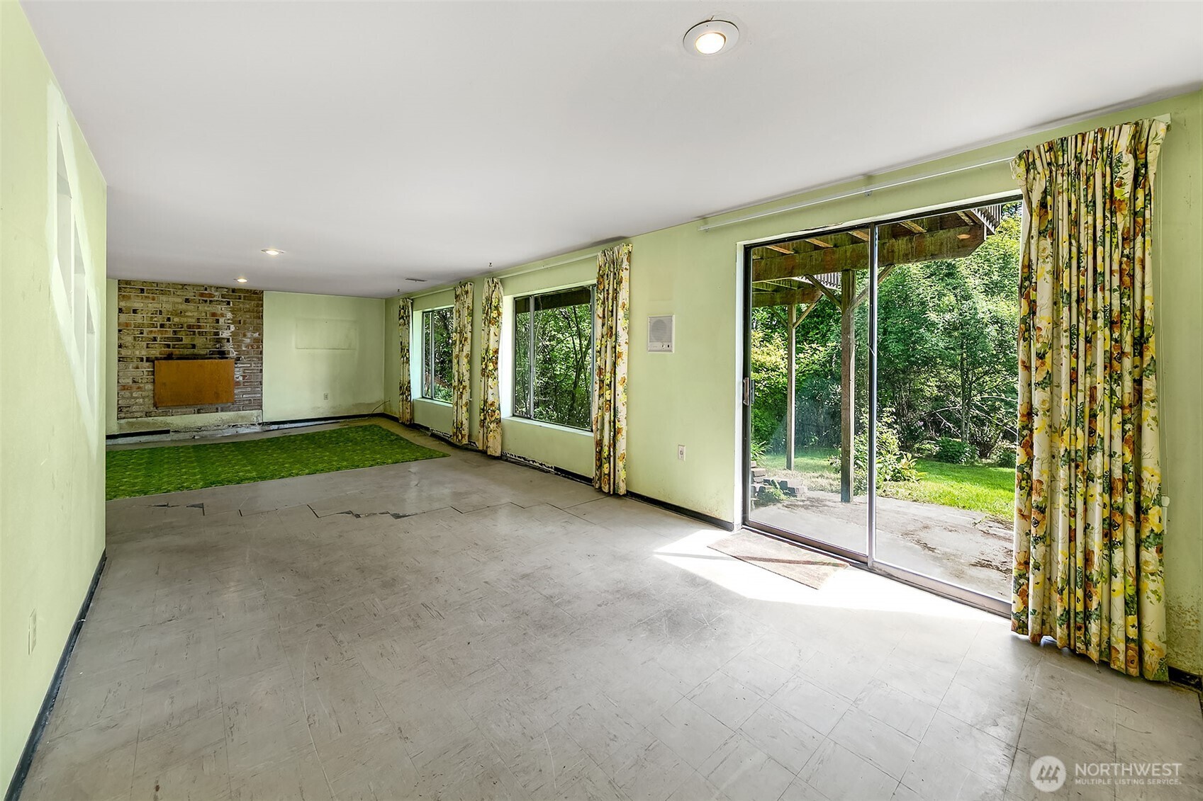 7070 94th Avenue SE, Mercer Island, WA 98040